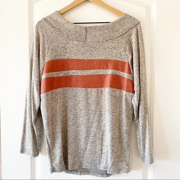 NWT EE:SOME varsity off the shoulder gray long sleeve shirt - Picture 4 of 8